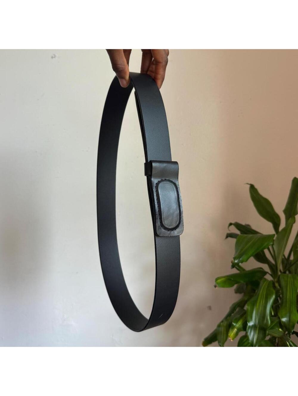 90s unisex Black Leather Wide Belt Leather Wrapped Buckle Minimalist Cinch Fit L